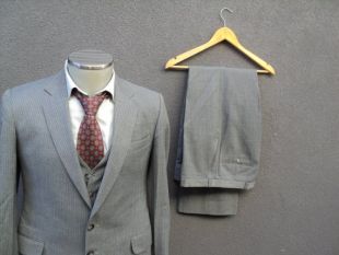 1960s Pinstripe Suit / Three Piece Suit / Veste Veste - Pantalon / 60s vintage Striped 3 Piece Suit 36 Small / Union Made In Canada / Gray Suit