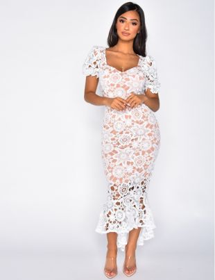 ROBE PREMIUM À BRODERIES ET DENTELLE blanche