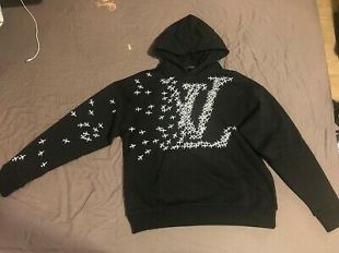 The sweatshirt hoody Louis Vuitton worn by King Combs on the account  Instagram of @princejdc