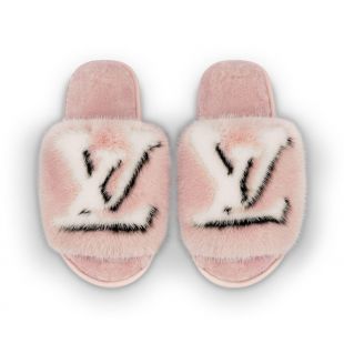 Kylie Jenner Louis Vuitton Slippers