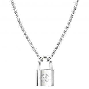 Louis Vuitton Silver Lockit Pendant of Emma Chamberlain on the Instagram  account @_emmachamberlain April 16, 2020
