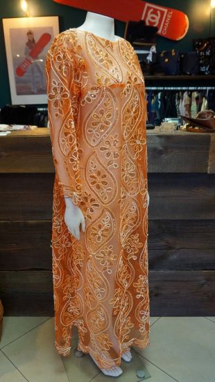 robe transparente orange de paillettes, robe surdimensionnée de cru avec la fleur de paillettes, taille de robe élégante moyenne