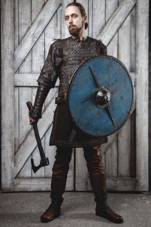 Bjorn Lothbrok  Alexander ludwig, Traje viking, Vikings ragnar