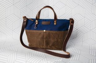 Le Fremont. Sac fourre-tout en toile de cire fabriqué à la main avec des bretelles en cuir (fabriquées sur commande). Prêt à expédier dans les 1-3 jours ouvrables. Fabriqué aux Etats-Unis