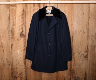 Sz. 44 Grand Hommes vintage MONTEREY CLUB Navy Blue Wool or Wool Blend Faux Fur Collared - Lined Car Coat Overcoat