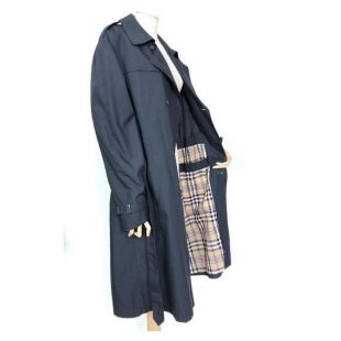 Trench bleu marine bleu marine des années 80 avec doublure à motif de contrôle. Rétro mac classique. Taille moyenne 38"