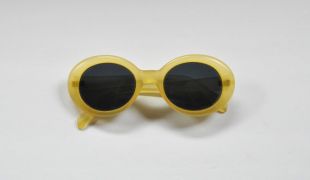 Lunettes de soleil ovales givrées des années 60, Mod Twiggy MCM Midcentury Hippie Woodstock, Lunettes de soleil pour femmes Eye Shades, 50s 70s, Off White Yellow