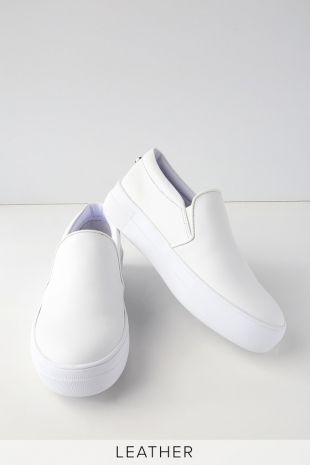 Gills White Leather Flat­form Sneak­ers