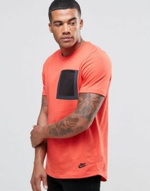 Nike - 776675-696 T-shirt avec poche en tulle - Rouge