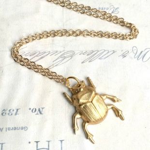 Collier scarabée