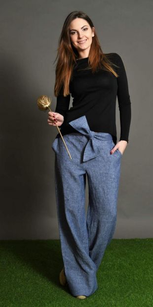 Femmes ceinturée, pantalon en lin. Conception de bengi