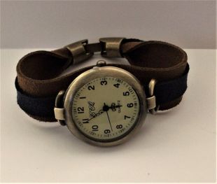 Montre pour femmes, style petit ami, montre chic, grande montre, montre ronde avec chameau et bracelet en daim marine, montre de poignet vintage look par JuSal08