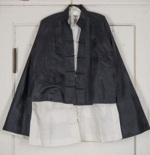 Pièce de 3 japonais Vintage Tang costume avec Tabi. Chemise veste, blanc de chaussures, noir. Impression de chrysanthème