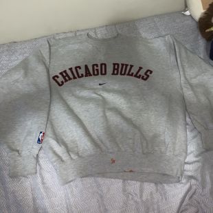 chicago bulls grey nike sweatshirt