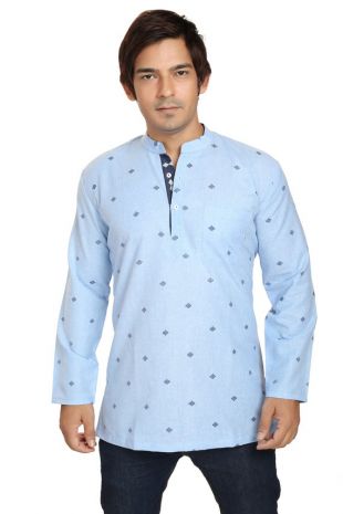 Coton bleu ciel contemporain indien texturé, homme imprimé de bloc de main kurta court (chemise lâche de gent ) dans le col rond de stand et les manches longues