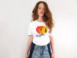 Eilat Sunset T Shirt // Vintage Graphic Tee Retro Rainbow Ombre Sunset Birds Beach Surfer 80s 90s Tee Mod White Sunrise Sun Surfer Souvenir