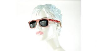 Lunettes de soleil des années 1950 rouge menthe poivrée blanche cadres en plastique rayé Fabriqué en Corée