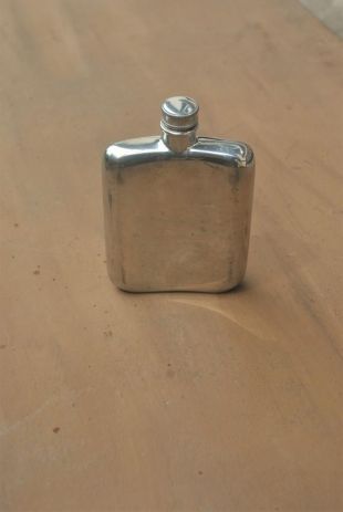 Flasque de hanche James Dixon antique. Flacon de métal anglais Pewter 4oz. Cadeau ou Home Bar!