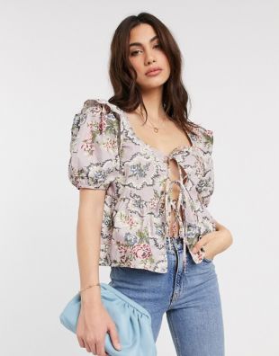 Top style milkmaid à fleurs vintage avec manches bouffantes et liens à nouer sur le devant