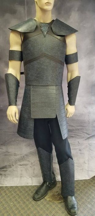 Ensemble de roi de nuit d'armure en cuir