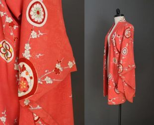 1960 vintage Floral Silk Kimono / Handmade Floral Japanese Coral Kawaii Cute Robe Loungewear Unique Feminine Luxury / One Size Fits Most