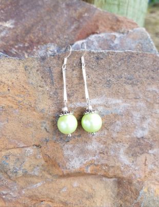 Vert perle boucles d’oreilles, Long vert argent Sterling boucles d’oreilles, longue perles verts boucles d’oreilles argentées, boucles d’oreilles vert Perle en argent Sterling Long