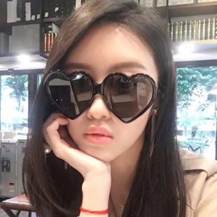 Oversize Heart Sunglasses Women Brand Designer Cat Eye Sun Glasses Retro Love Heart Shaped Glasses Ladies Coating Sunglass Uv400 - Buy Cat Eye Sunglasses,Cat Eye Sunglasses Women,Retro Cat Eye Sunglasses Product on Alibaba.com