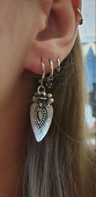 Boucles d’oreilles en argentées avec pendentif indien