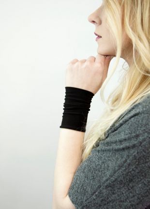 Bracelet de manchette de poignet noir, bande noire de bras, bracelet noir, poignets extensibles, couverture de poignet vers le haut des couvertures de poignet long, couverture de cicatrice de bracelet