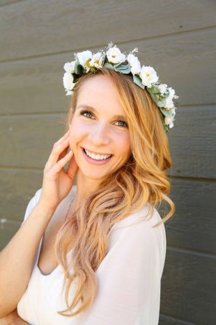 FlowersLovers - White wild roses with sage greenery and dry baby breath ...