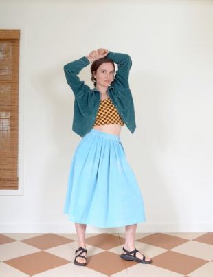80s Sky Blue Corduroy Jupe / Jupe midi plissée avec poches par Liz Sport