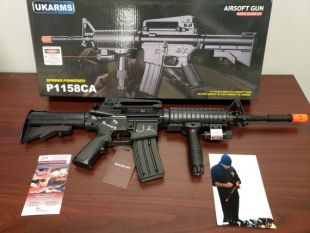 Jon Bernthal signé / autographié pleine grandeur « Punisher » Réplique AR-15 Fusil d’assaut Airsoft Gun inscrit « The Punisher »