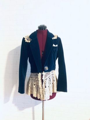 90s Blue Velvet Jacket Size S M made in Japan par Club XIX