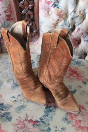 beth dutton suede boots