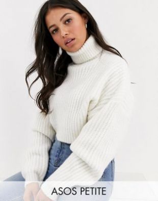 Pull col roulé super court avec coupe oversize