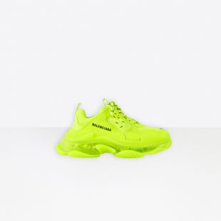 Basket of two color, 6ix9ine worn by 6ix9ine on the account Instagram of @  6ix9ine | Spotern