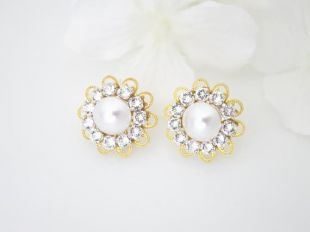 Boucles d’oreilles de goujon de perle Bridesmaid cadeau simple boucles d’oreilles en or Dainty boucles d’oreilles en perles Swarovski strass bijoux boucles d’oreilles fleur blanche