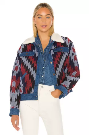 Wrangler Aztec Jean Jacket worn by Dex Parios (Cobie Smulders) in Stumptown  TV show outfits (Season 1 Episode 14) | Spotern