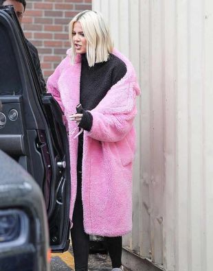 Keeping Up With The Kardashians Khloe Pink Coat