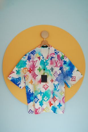 The watercolor shirt Louis Vuitton worn by L'Algérino in her