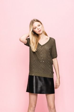 pull col V manches courtes kaki
