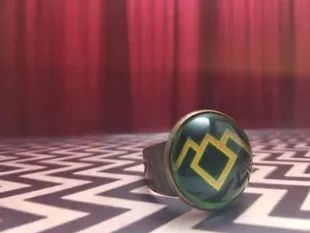 The ring of Man From Another Place Michael J. Anderson in Twin Peaks Fire Walk with Me Spotern
