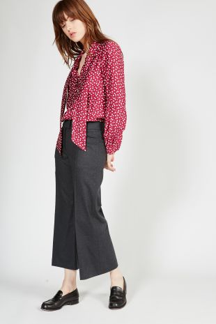 Chemise rouge à pois