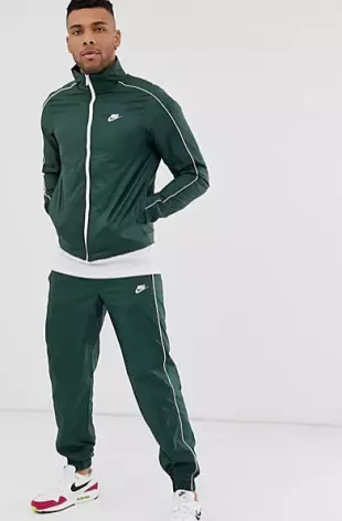 Nike - Logo Tracksuit in Green