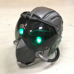 The battle helmet of Adrian Toomes / The Vulture (Michael Keaton) in  Spider-Man : Homecoming | Spotern