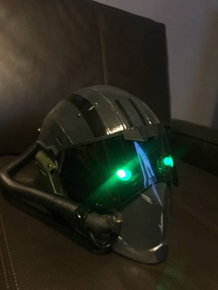 The replica of the helmet of Adrian Toomes / Vulture (Michael Keaton) in  Spider-Man : Homecoming | Spotern