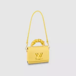 La cartera de viaje creada en 1930 por Vuitton está de moda