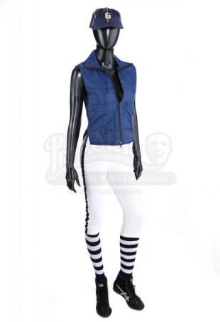 The authentic outfit of baseball Rosalie Hale (Nikki Reed) in Twilight,  chapitre 1 : Fascination | Spotern