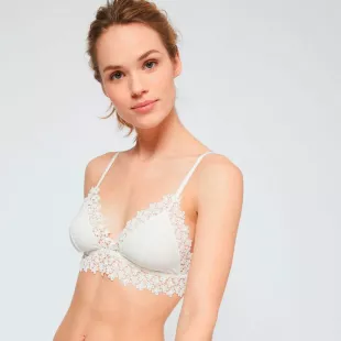 Etam Nymphea Bra worn by Emily Cooper (Lily Collins) as seen in