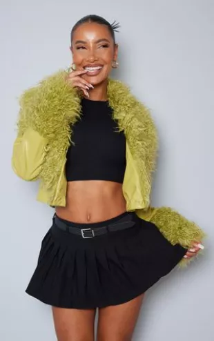 Veste en similicuir vert olive à col et manchettes en fausse fourrure de Mongolie, Vert Olive